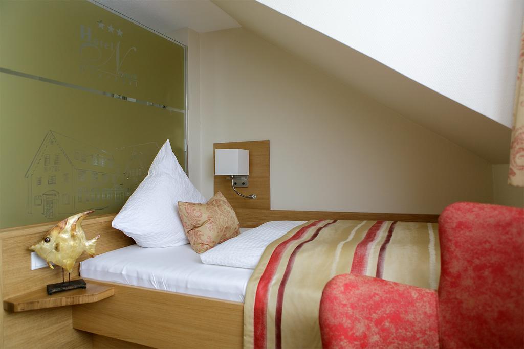 Hotel Neuwarft Altbau Dagebuell Room photo